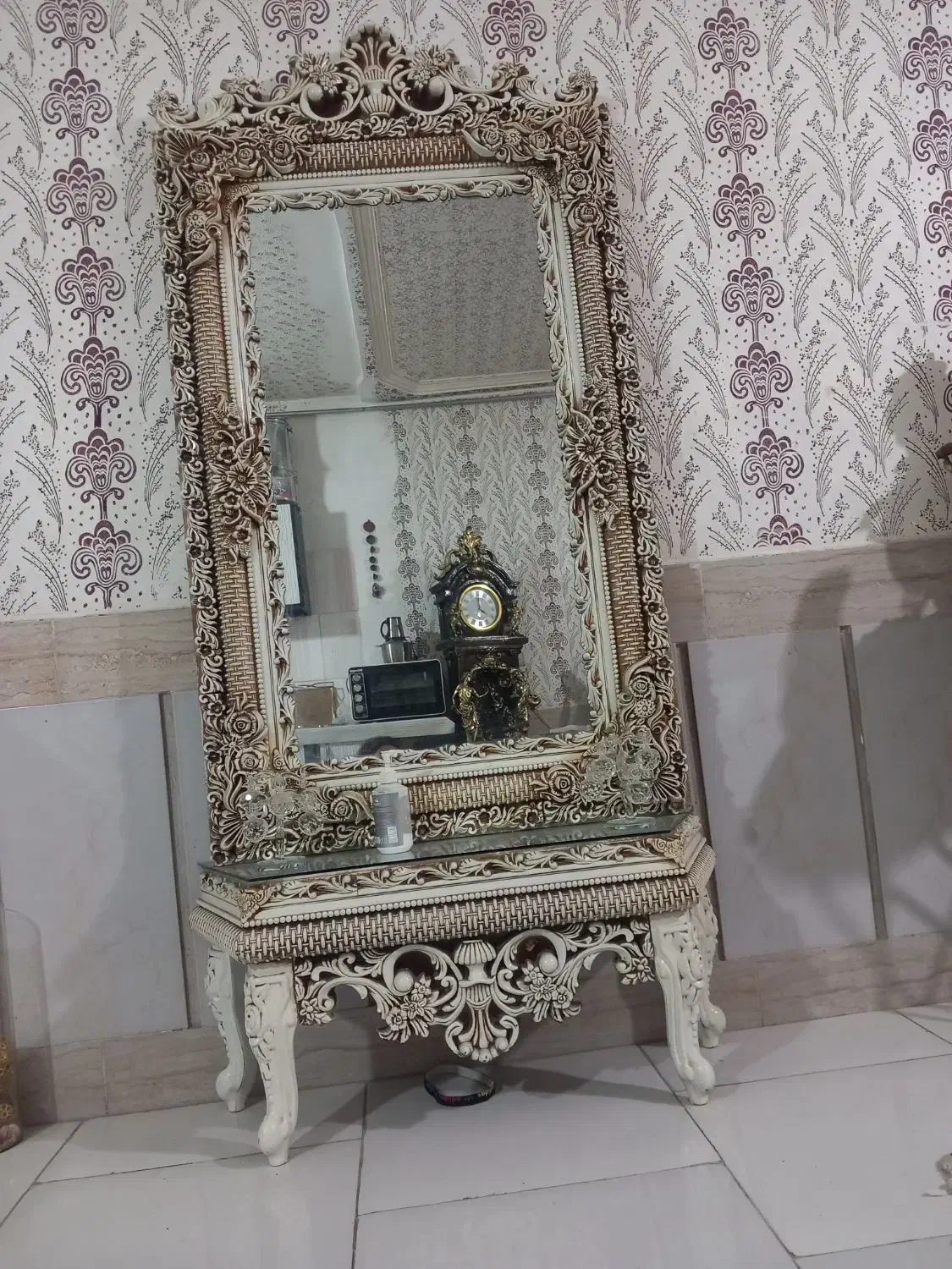 اینه کنسول به قیمت ۳میلیون ۵۰۰|مبلمان خانگی و میز عسلی|تربت‌حیدریه, شهرک ولیعصر|دیوار