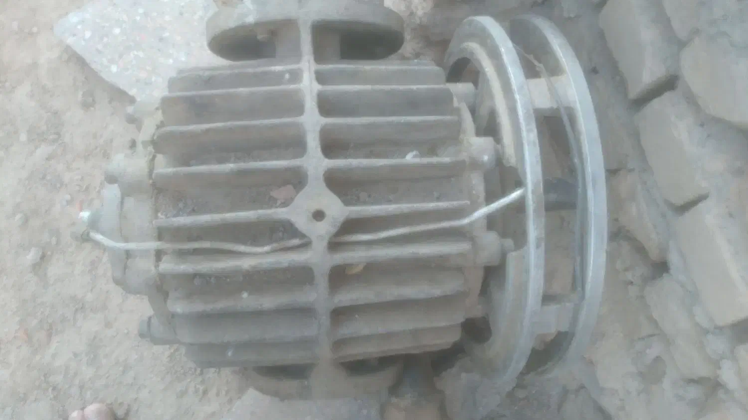 پمپ مکنده|ماشین‌آلات صنعتی|سده (خراسان جنوبی), |دیوار