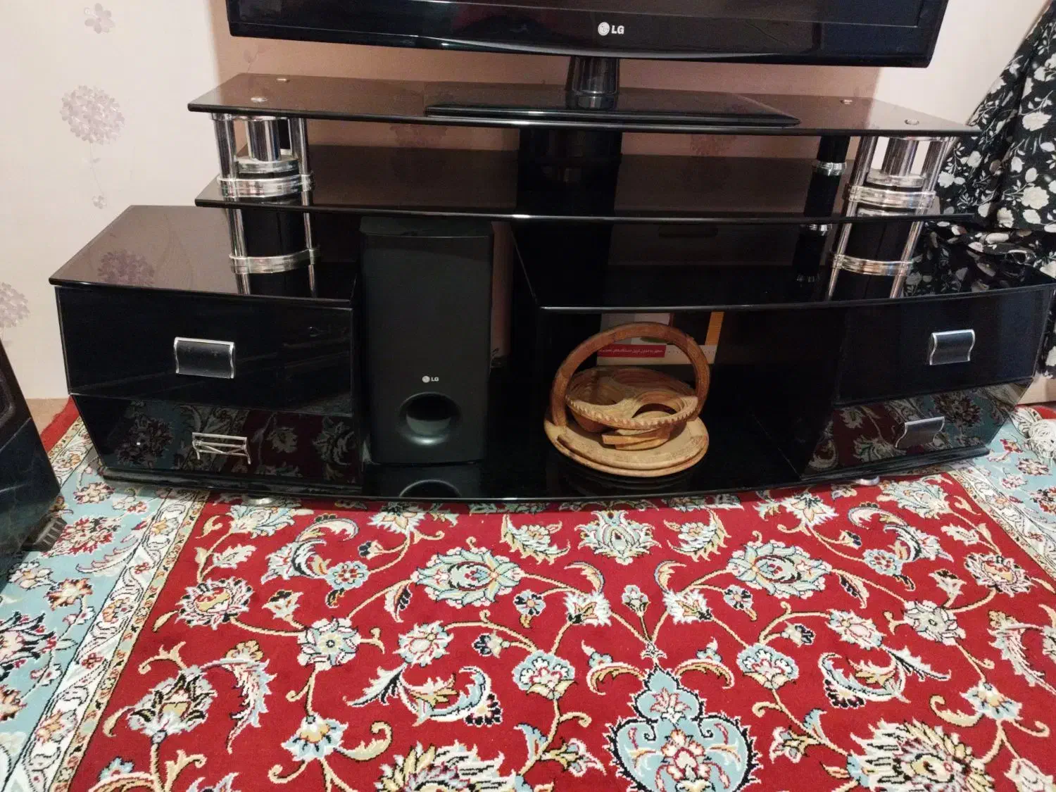 میز تلوزیون شیشه ای نیمه هلالی|میز تلویزیون|مشهد, عسگریه|دیوار