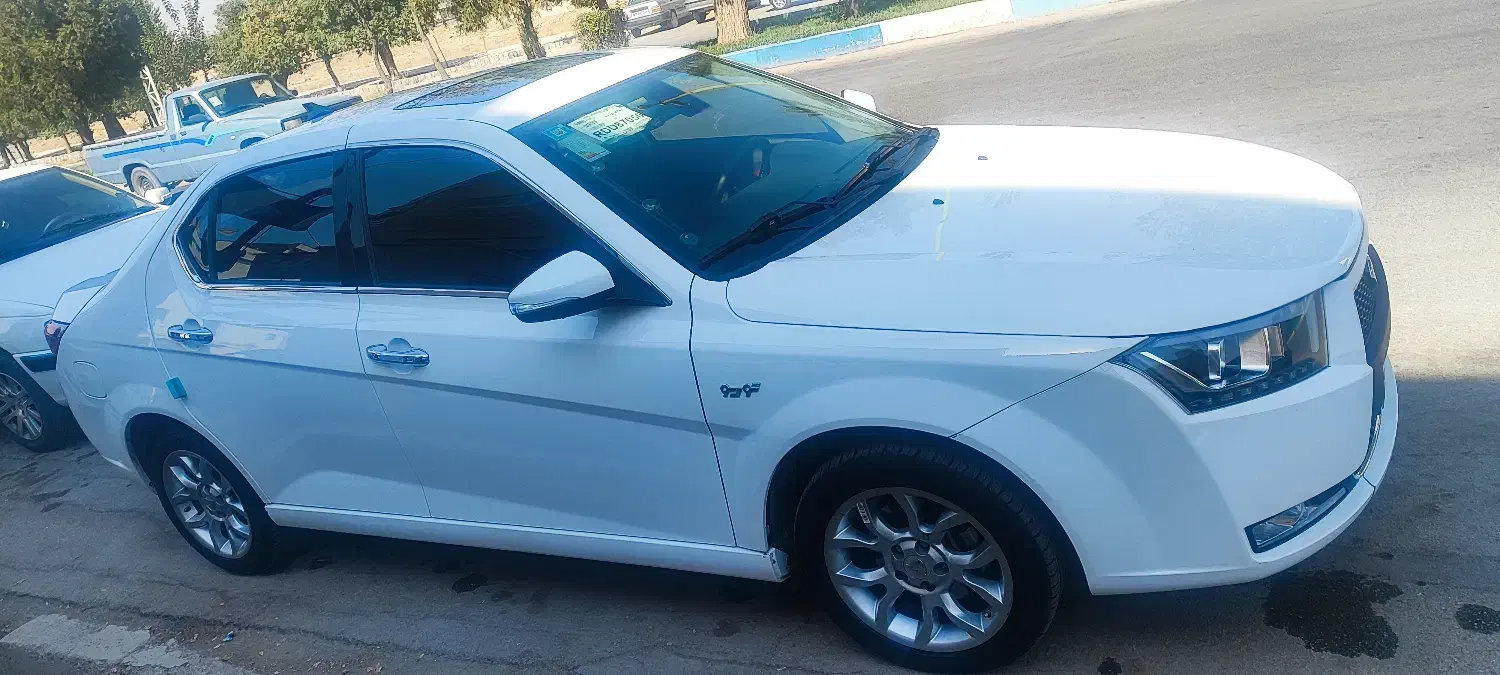 دنا پلاس اتوماتیک اپشنال مدل 1403سفید|خودرو سواری و وانت|اصفهان, باغ زرشک|دیوار