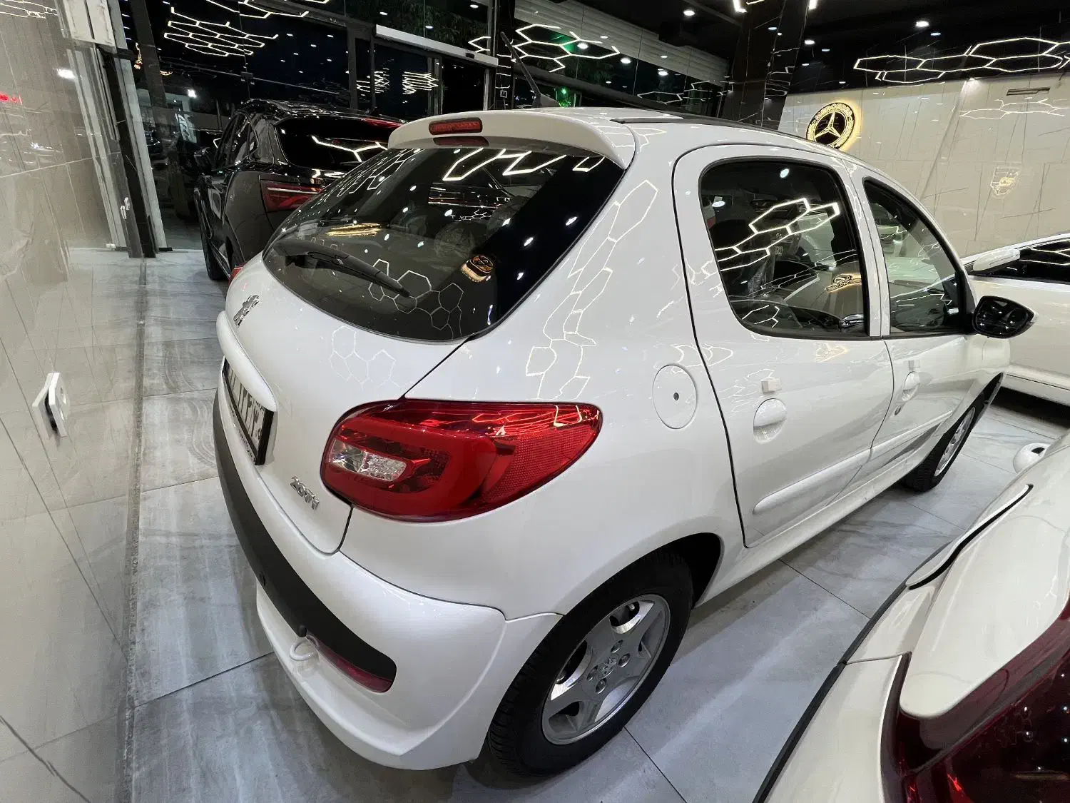 پژو ۲۰۷ اتومات پلاس موتور جدید ۱۴۰۳ سفید 6 سرعته|خودرو سواری و وانت|کرج, عظیمیه|دیوار