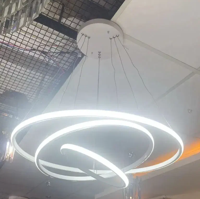 لوستر|لوستر و چراغ آویز|قروه, |دیوار