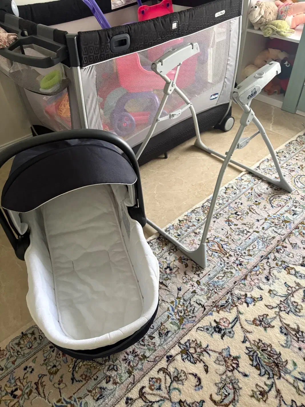 ساک حمل نوزاد به همراه پایه تخت خواب شو|کالسکه و لوازم جانبی|قم, سالاریه|دیوار