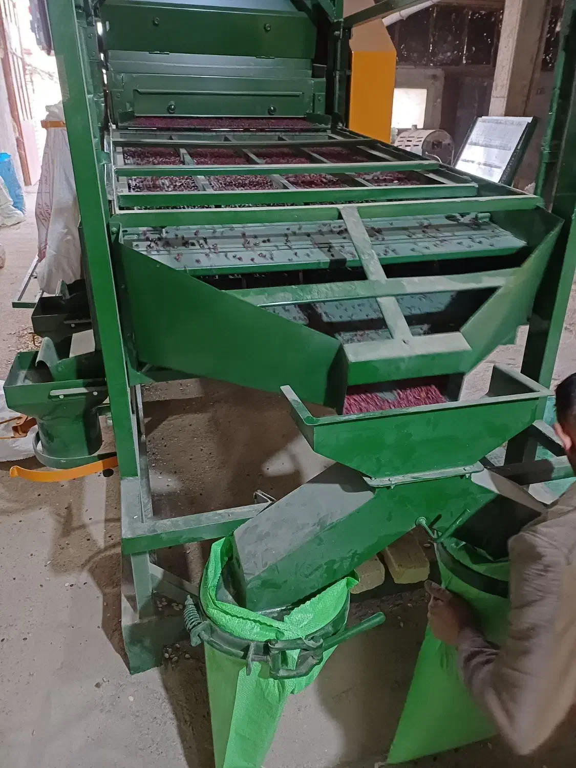 درجه یک|خوردنی و آشامیدنی|تبریز, |دیوار