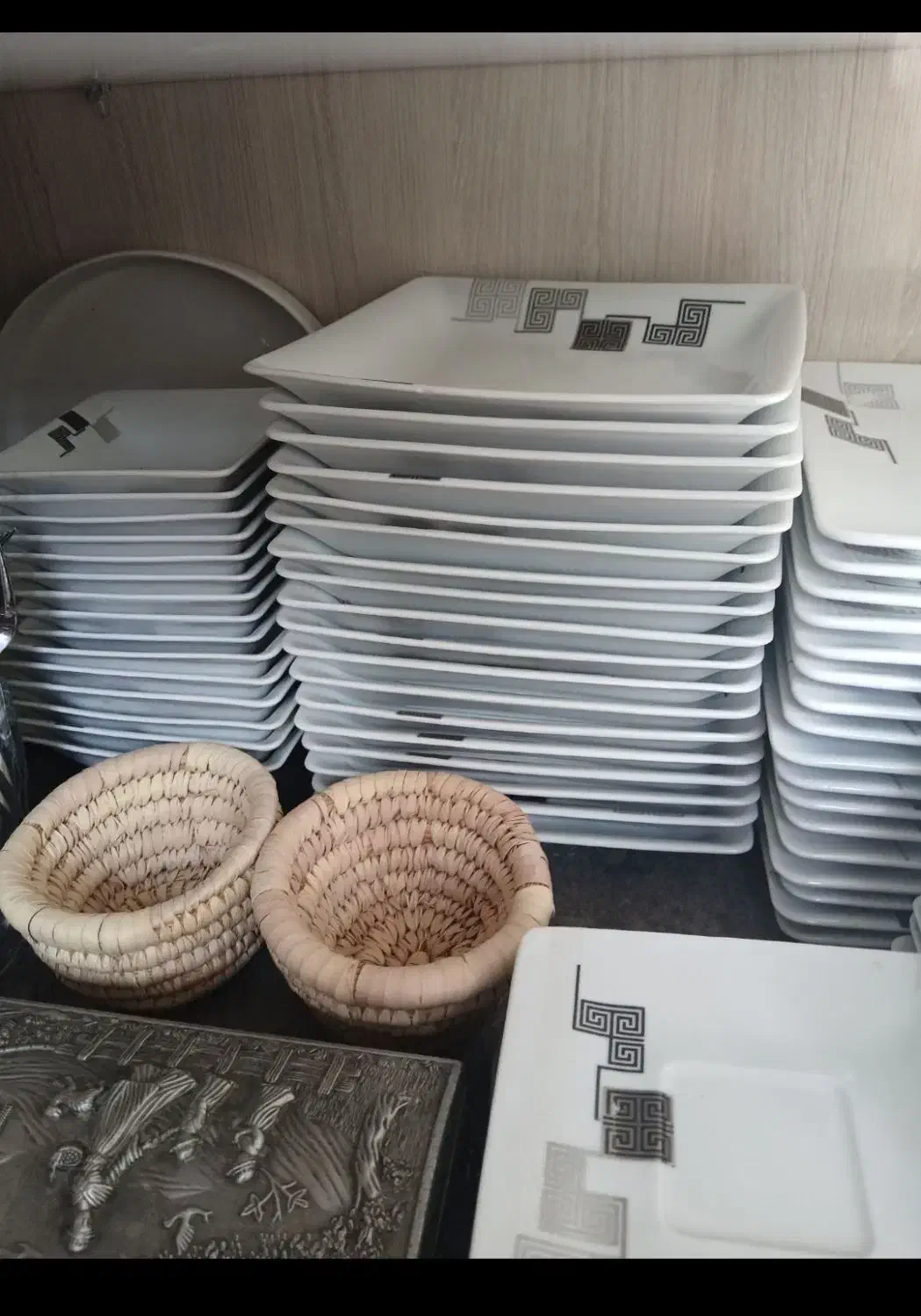 سرویس چینی ۱۸ نفره|ظروف سرو و پذیرایی|ری, منصوریه منگل|دیوار