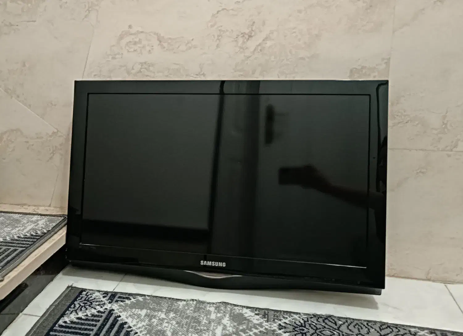 تلویزیون 32 اینچ|تلویزیون و پروژکتور|قروه, |دیوار