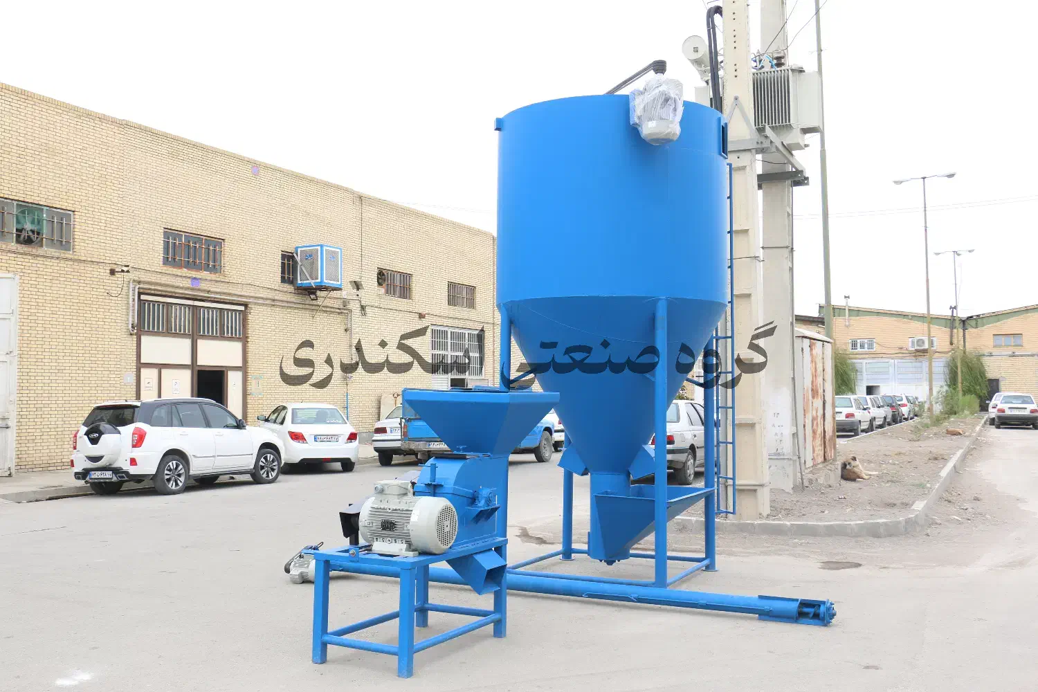 آسیاب میکسر بالابر خوراک دام  طیور گاوداری مرغداری|ماشین‌آلات صنعتی|کرمان, |دیوار