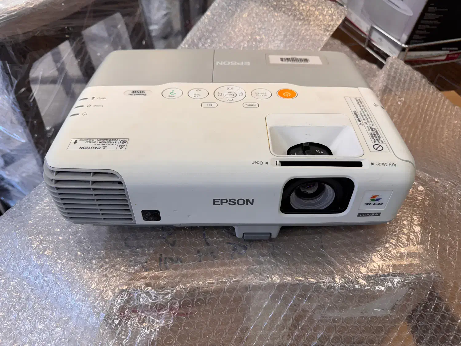 ویدئو پروژکتور مدل 915W epson|تلویزیون و پروژکتور|تهران, میرداماد|دیوار