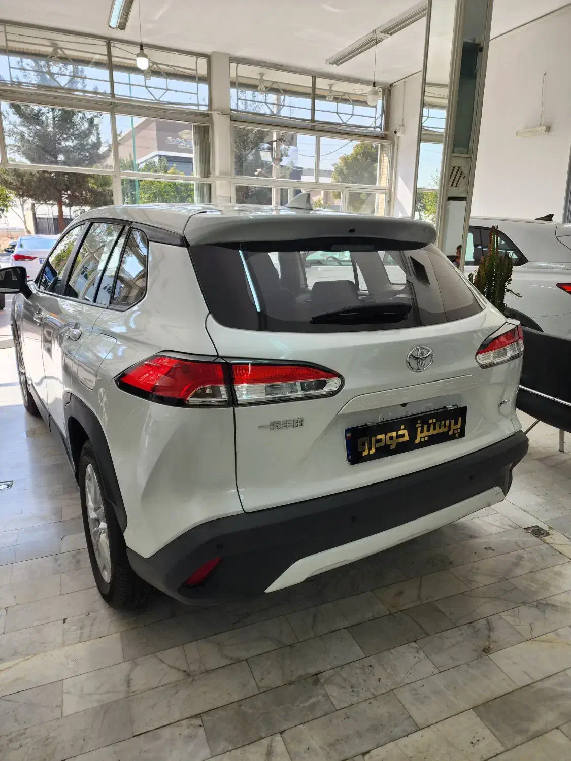 تویوتا کرولا کراس هیبرید مدل۲۰۲۴|خودرو سواری و وانت|شاهینشهر, گزبرخوار|دیوار