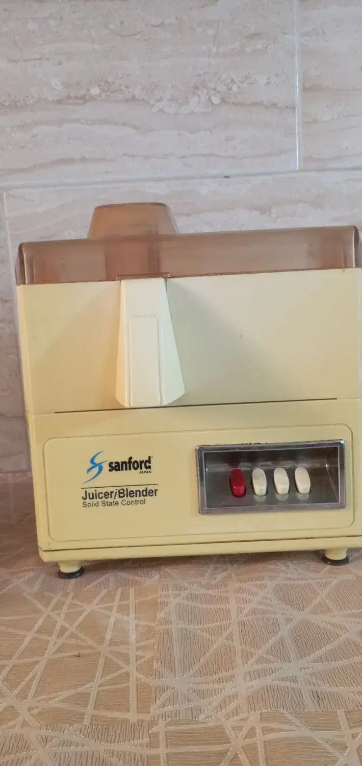 یک عدد آبمیوه گیر سالم تمیز قیمت ۴۰۰ هزار تومان|آبمیوهگیر و آبمرکباتگیر|زنجان, |دیوار