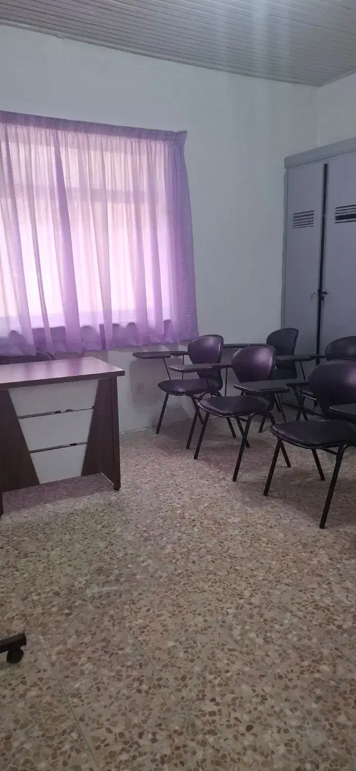 اجاره آموزشگاه مجهز در بندرانزلی در تایم بعدازظهر|اجارهٔ کوتاه‌مدت دفتر کار و فضای آموزشی|بندر انزلی, تهران|دیوار