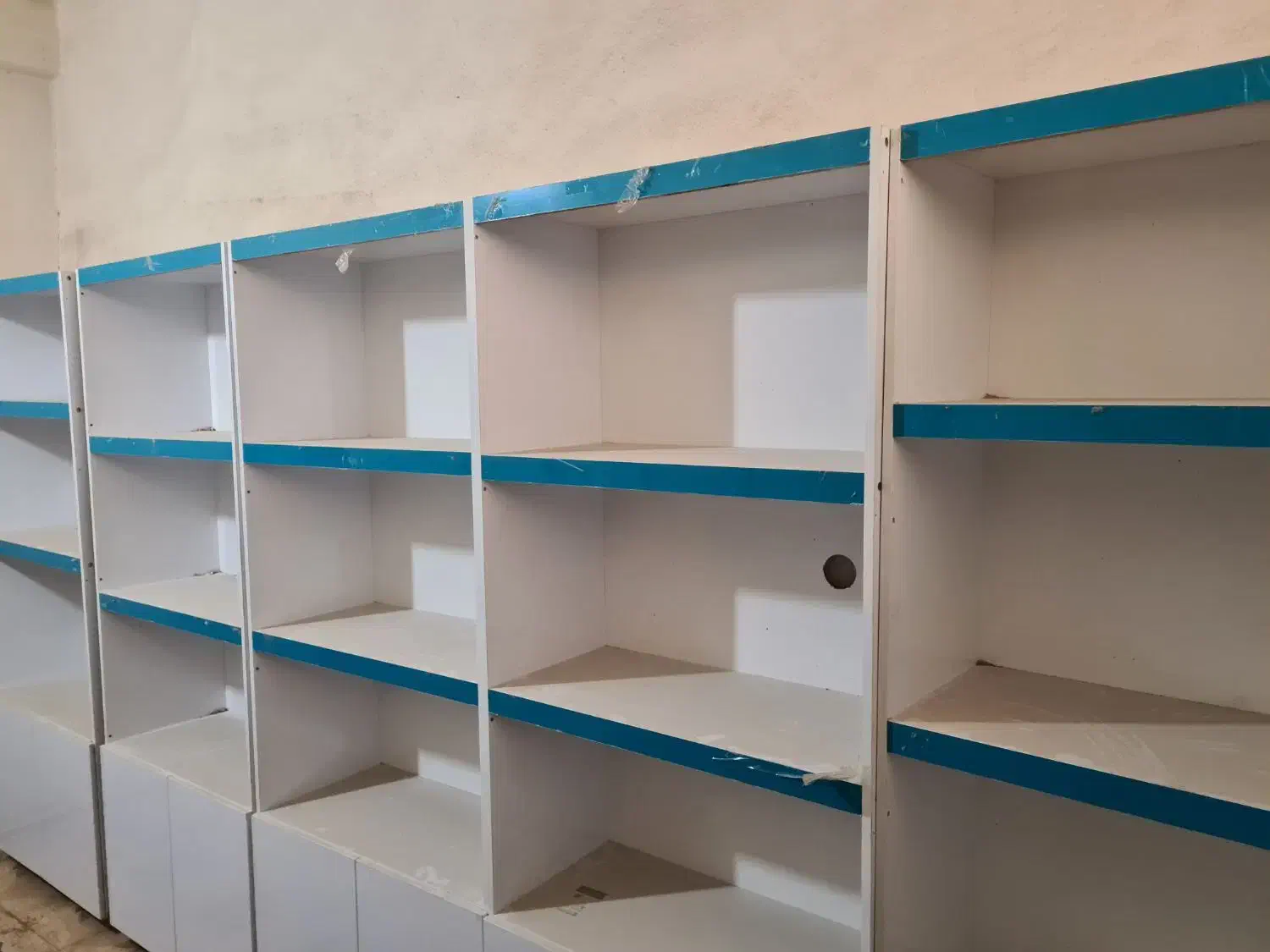 دکور و قفسه مغازه|فروشگاه و مغازه|سراوان, |دیوار