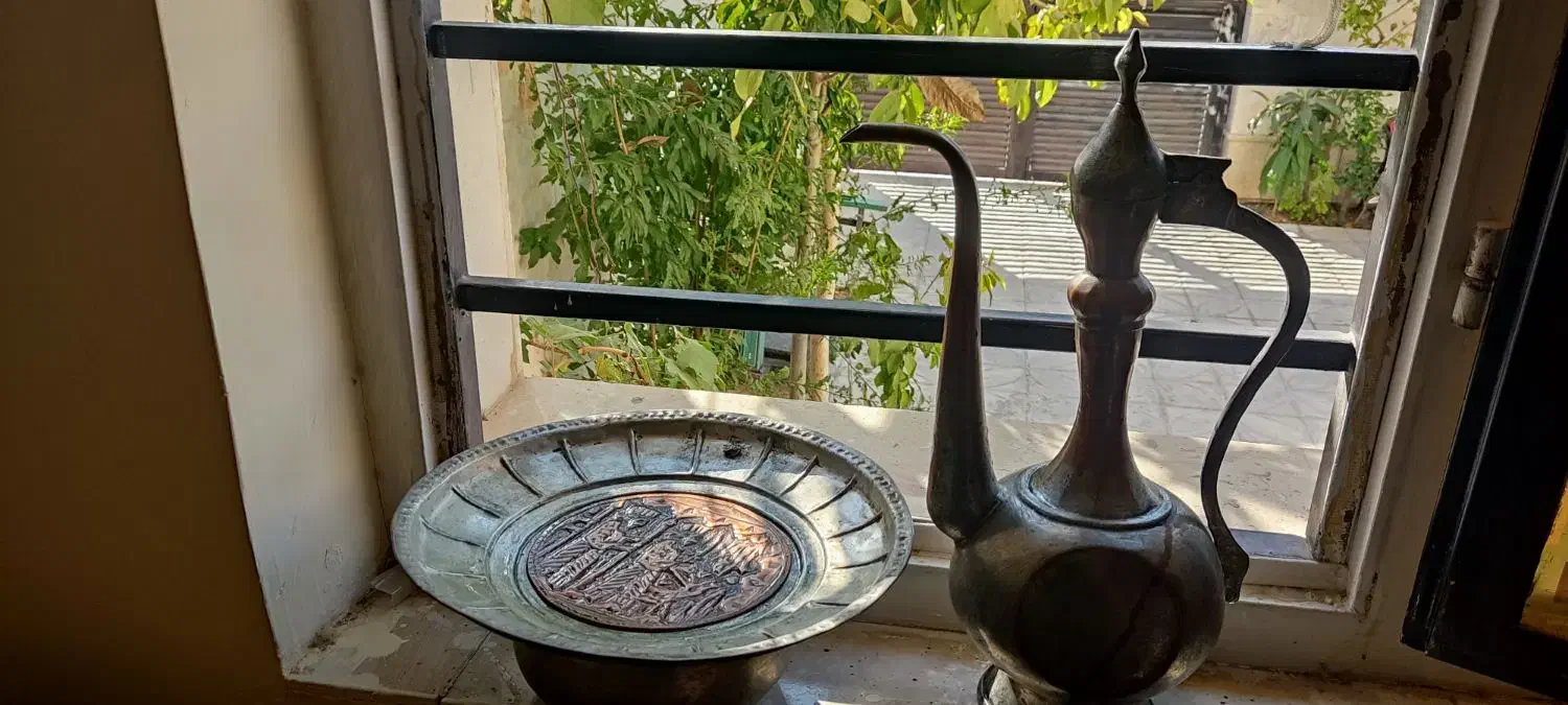 آفتابه لگن مسی|کلکسیون اشیاء عتیقه|صدرا-فارس, فاز ۱|دیوار