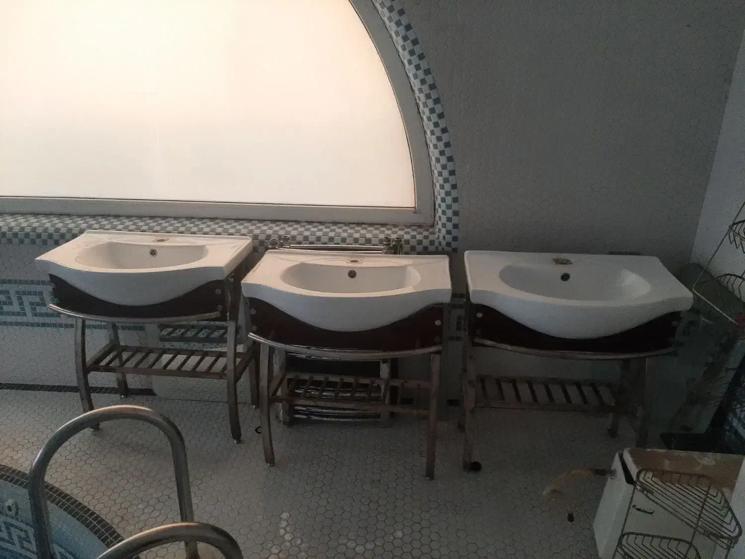 روشویی|لوازم سرویس بهداشتی|فشم, |دیوار