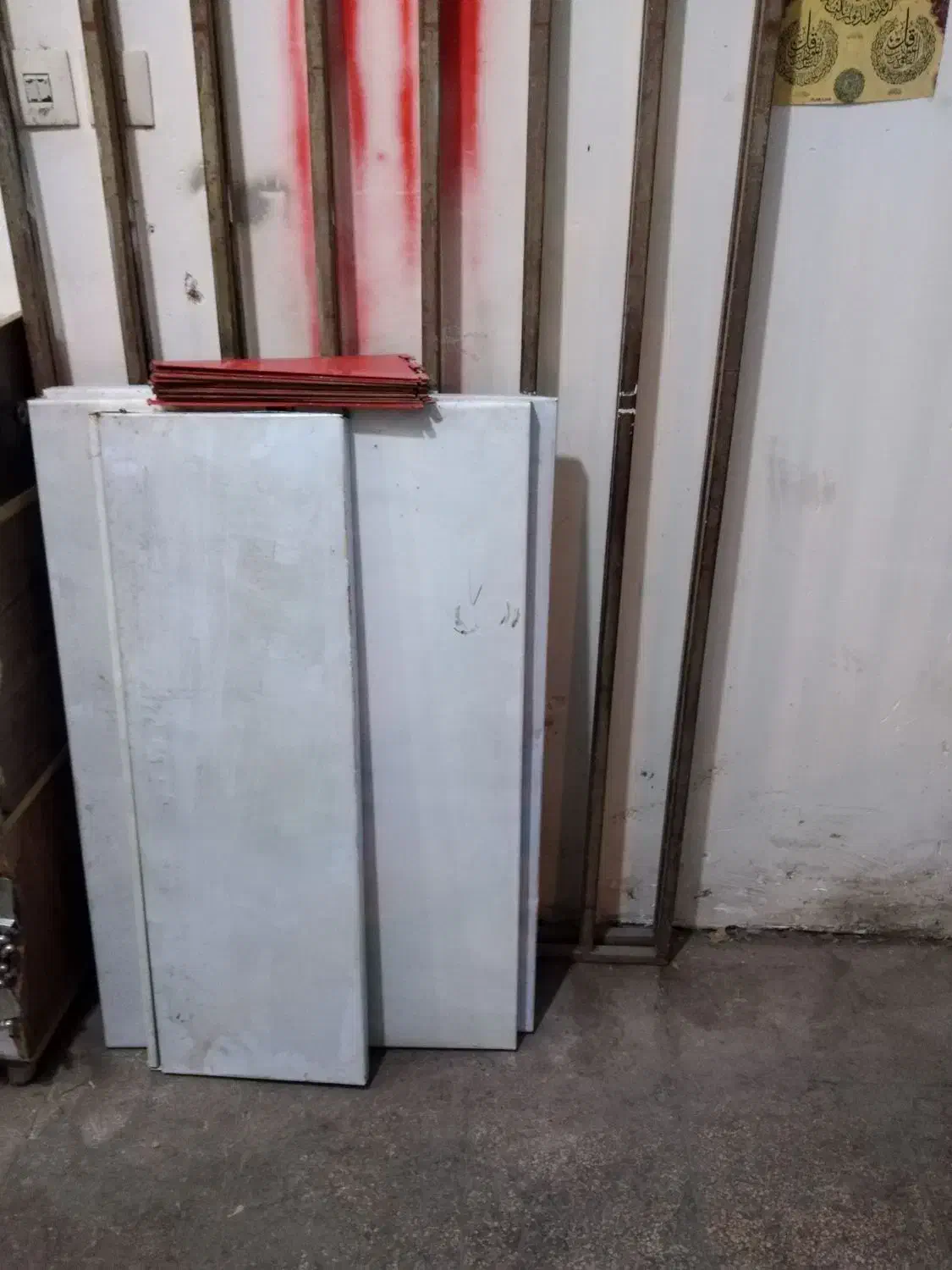 قفسه رگال مانکن چوبکار دوگیره سبد حراجی|فروشگاه و مغازه|مشهد, رده|دیوار