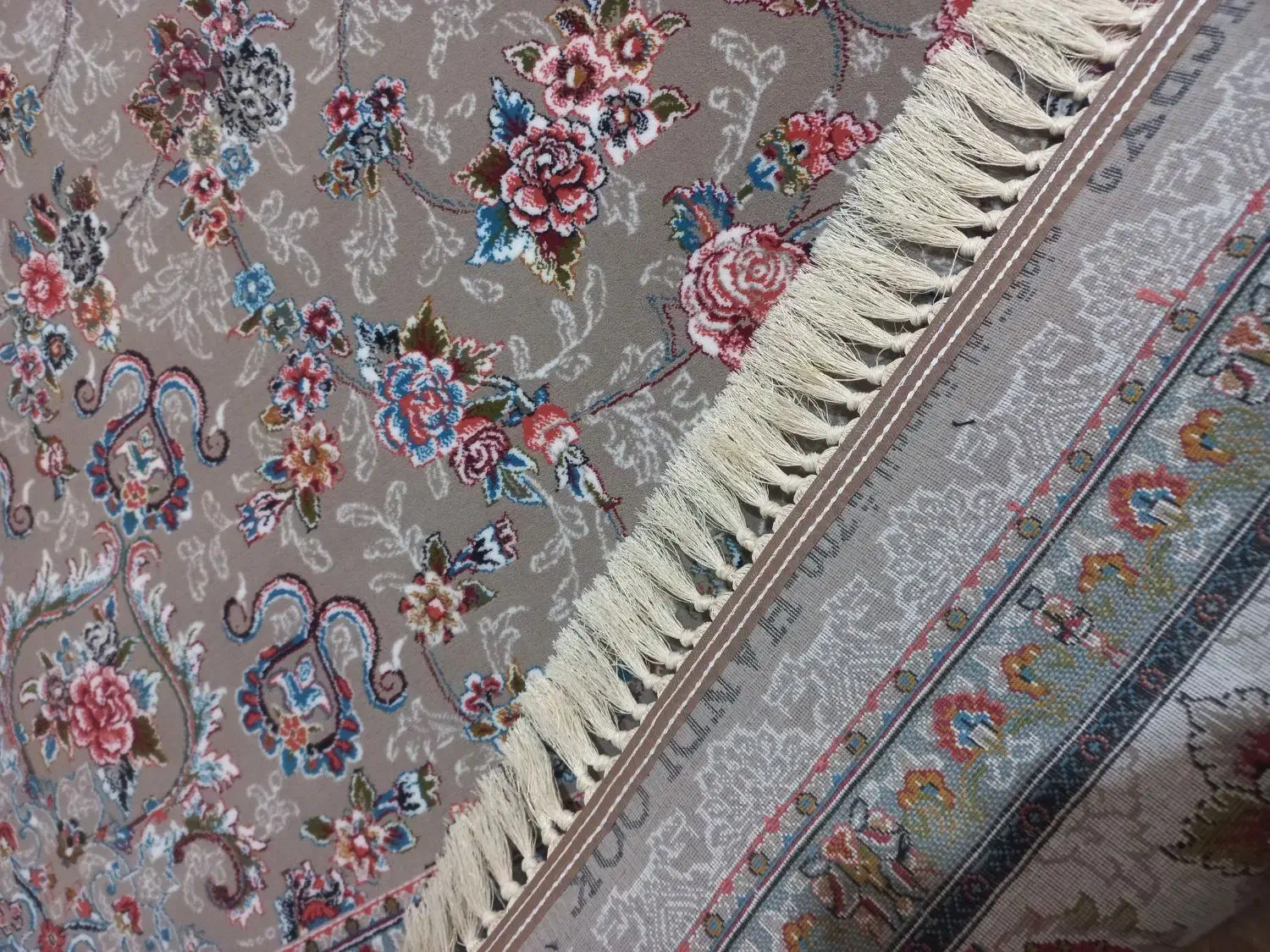 فرش۹متری۴عدد۷۰۰شانه اصلی داخل کاور|فرش|همدان, |دیوار