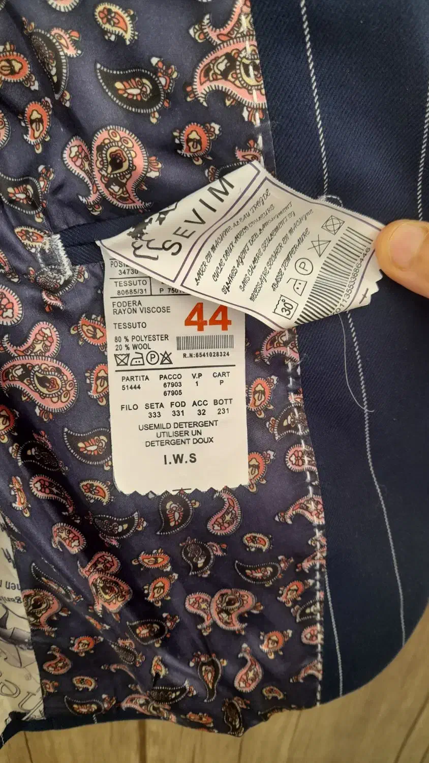 فروش لباس کت|لباس|اصفهان, سرچشمه|دیوار