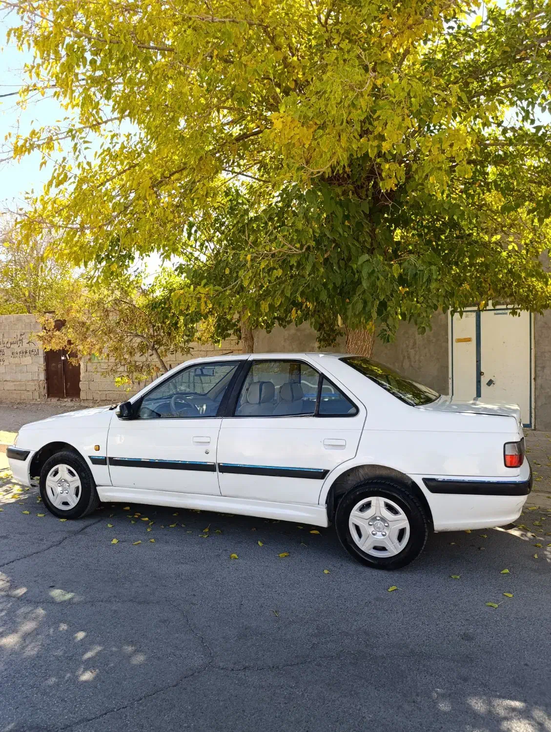 پژو پارس ۱۳۹۳  ( شاسی سالم )|خودرو سواری و وانت|شیراز, منطقه هوایی شهید دوران|دیوار