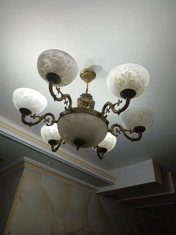 لوستر ۵ و ۶ شاخه|لوستر و چراغ آویز|قدس, شهر‌قدس|دیوار