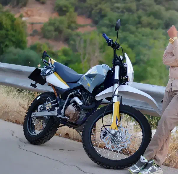 تریل خشک مدل 1403 صفر|موتورسیکلت|یاسوج, |دیوار