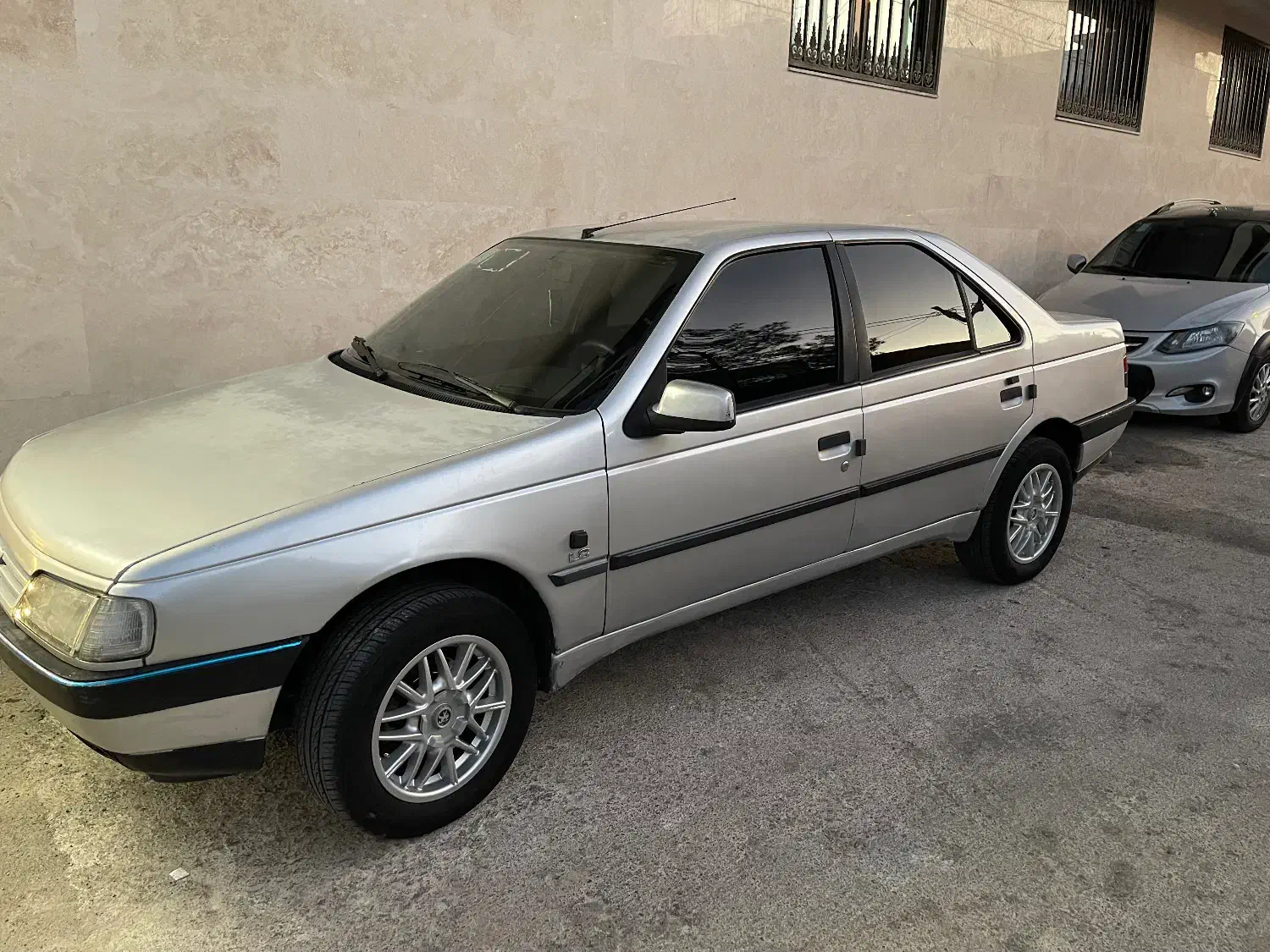 پژو۴۰۵مدل ۸۸ درجه یک|خودرو سواری و وانت|صدرا-فارس, فاز ۱|دیوار