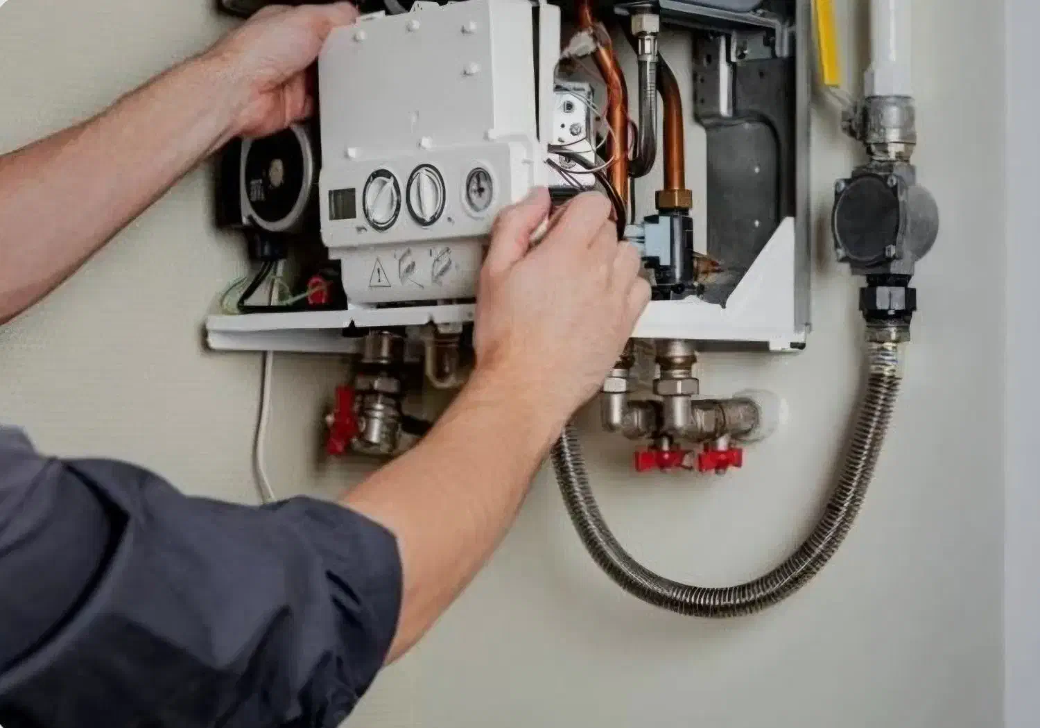 نصب و تعمیر انواع پکیج شوفاژ دیواری و زمینی|خدمات پیشه و مهارت|کاشان, الغدیر|دیوار