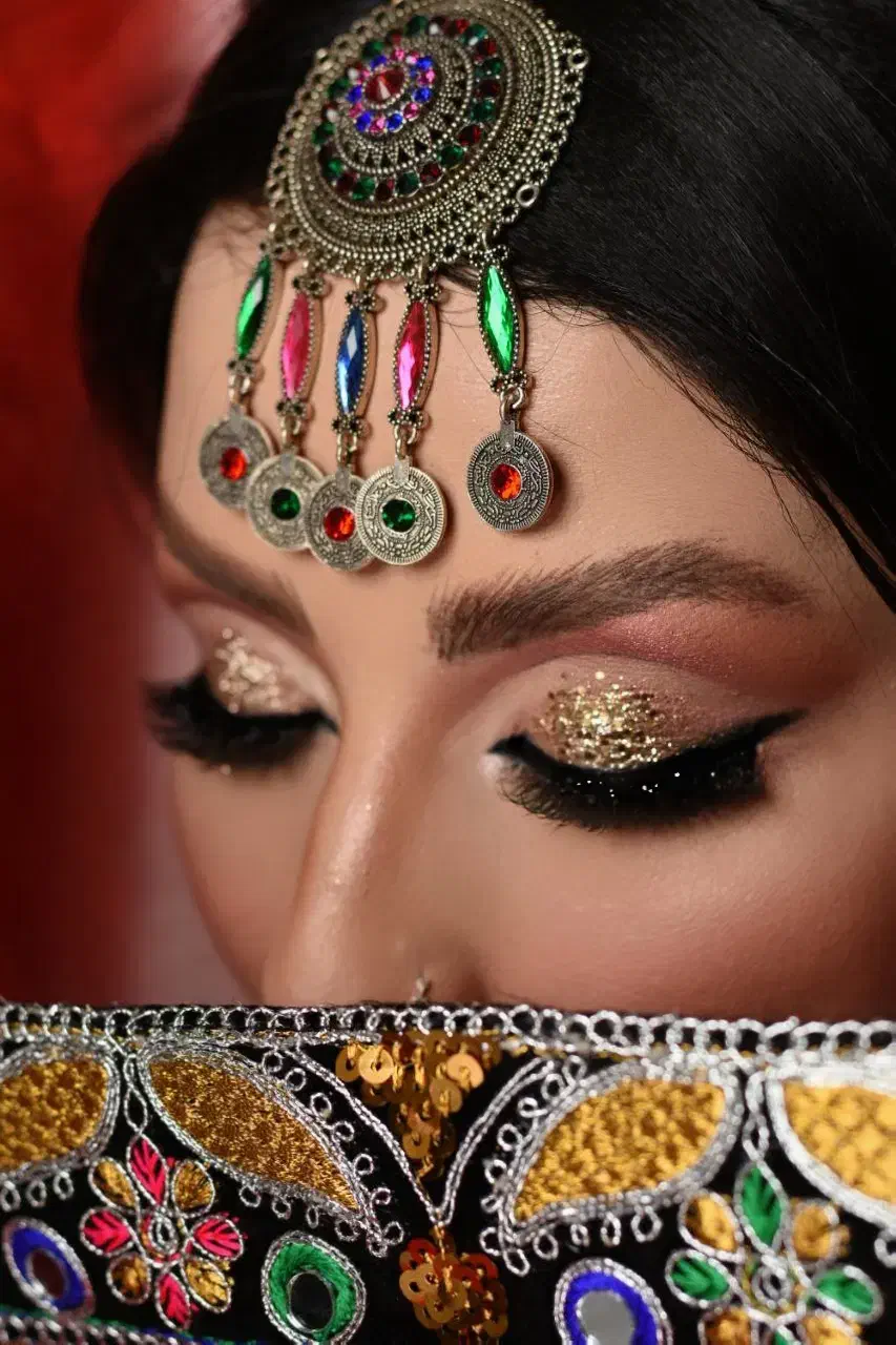 میکاپ شنیون عروس و همراهی|خدمات آرایشگری و زیبایی|مشهد, ایثار|دیوار