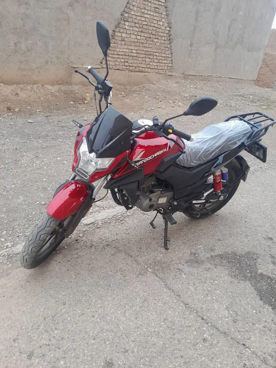 موتورds200|موتورسیکلت|اسفرورین, |دیوار