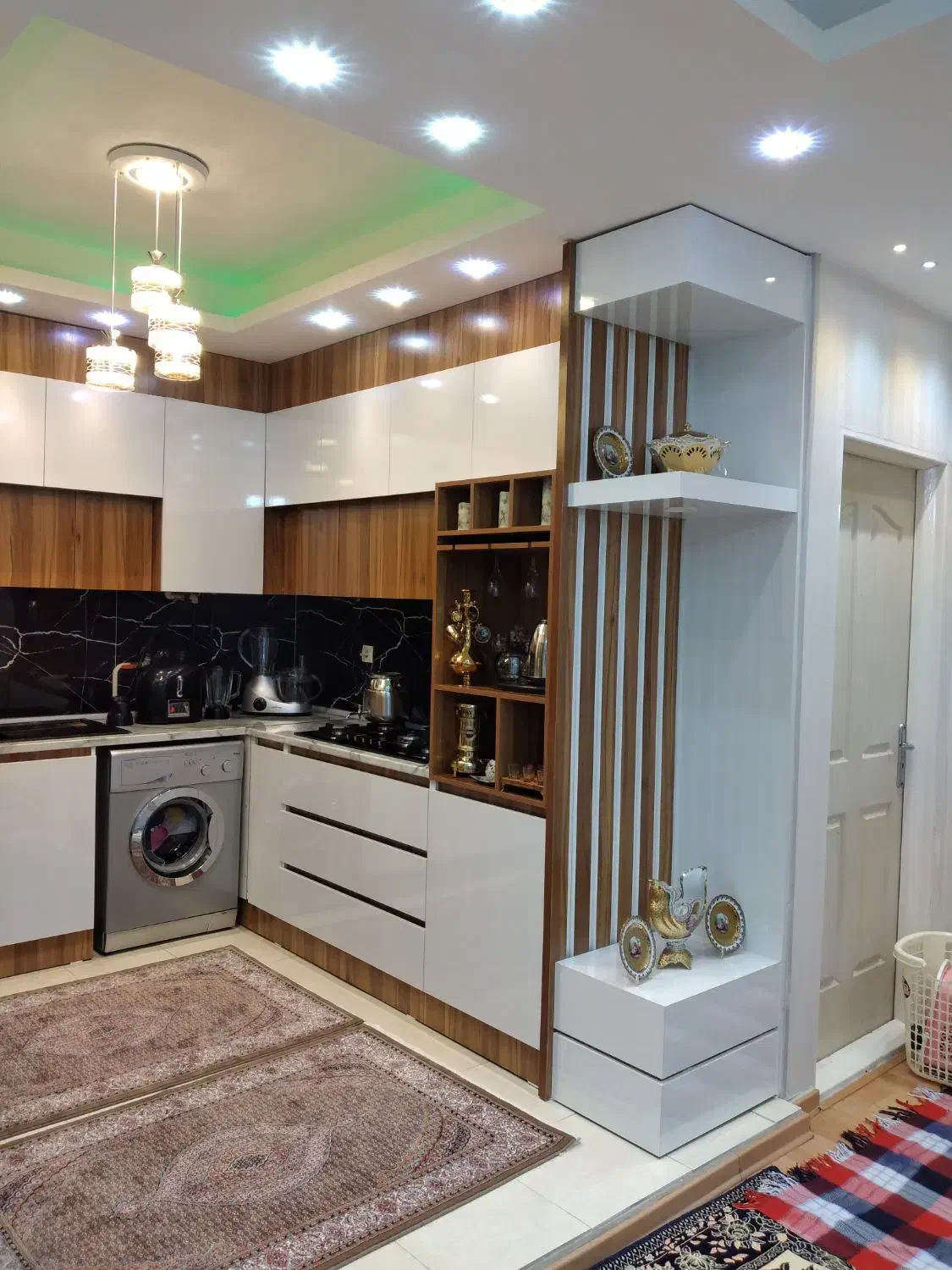 ساخت، تعمیر و جابجایی کمدوکابینت (نو و کارکرده)|خدمات پیشه و مهارت|اردبیل, |دیوار