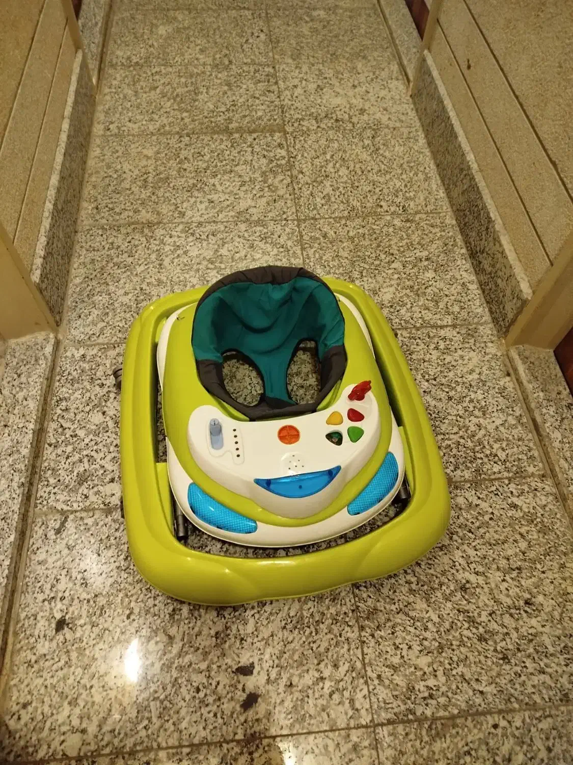 کالسکه و کریر و روروک بچه|کالسکه و لوازم جانبی|تهران, شهرک کوهسار|دیوار