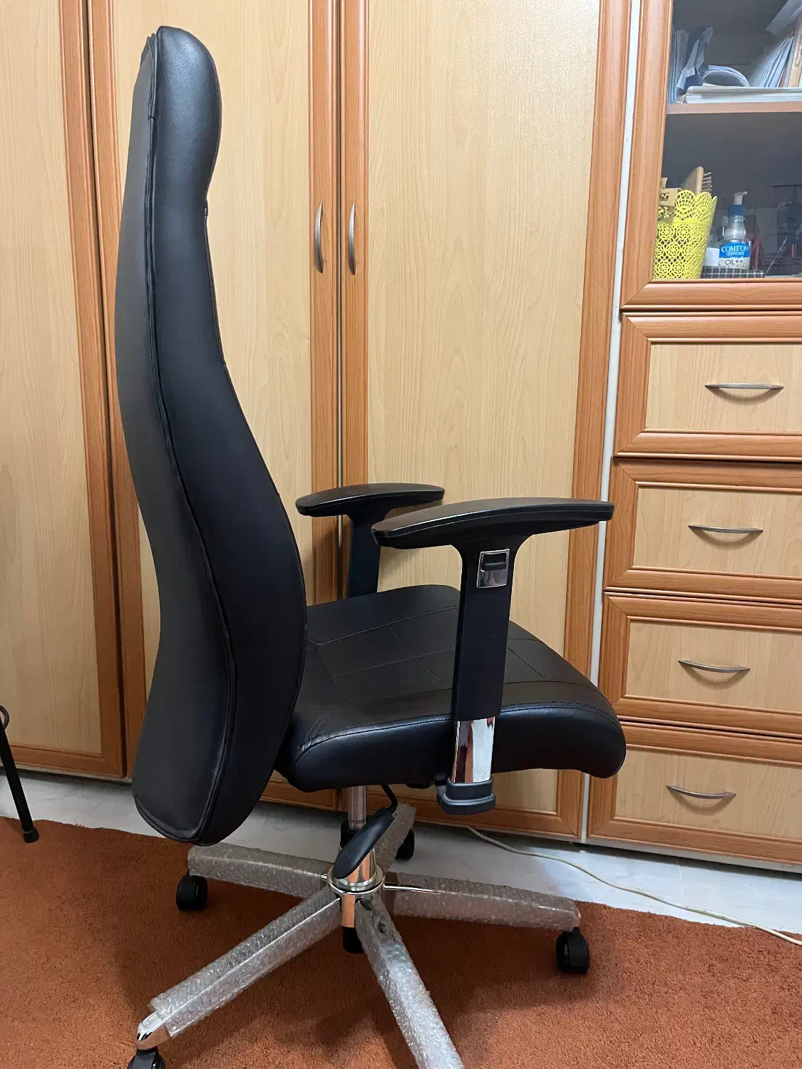 صندلی اداری|صندلی و نیمکت|شهریار, شهریار|دیوار