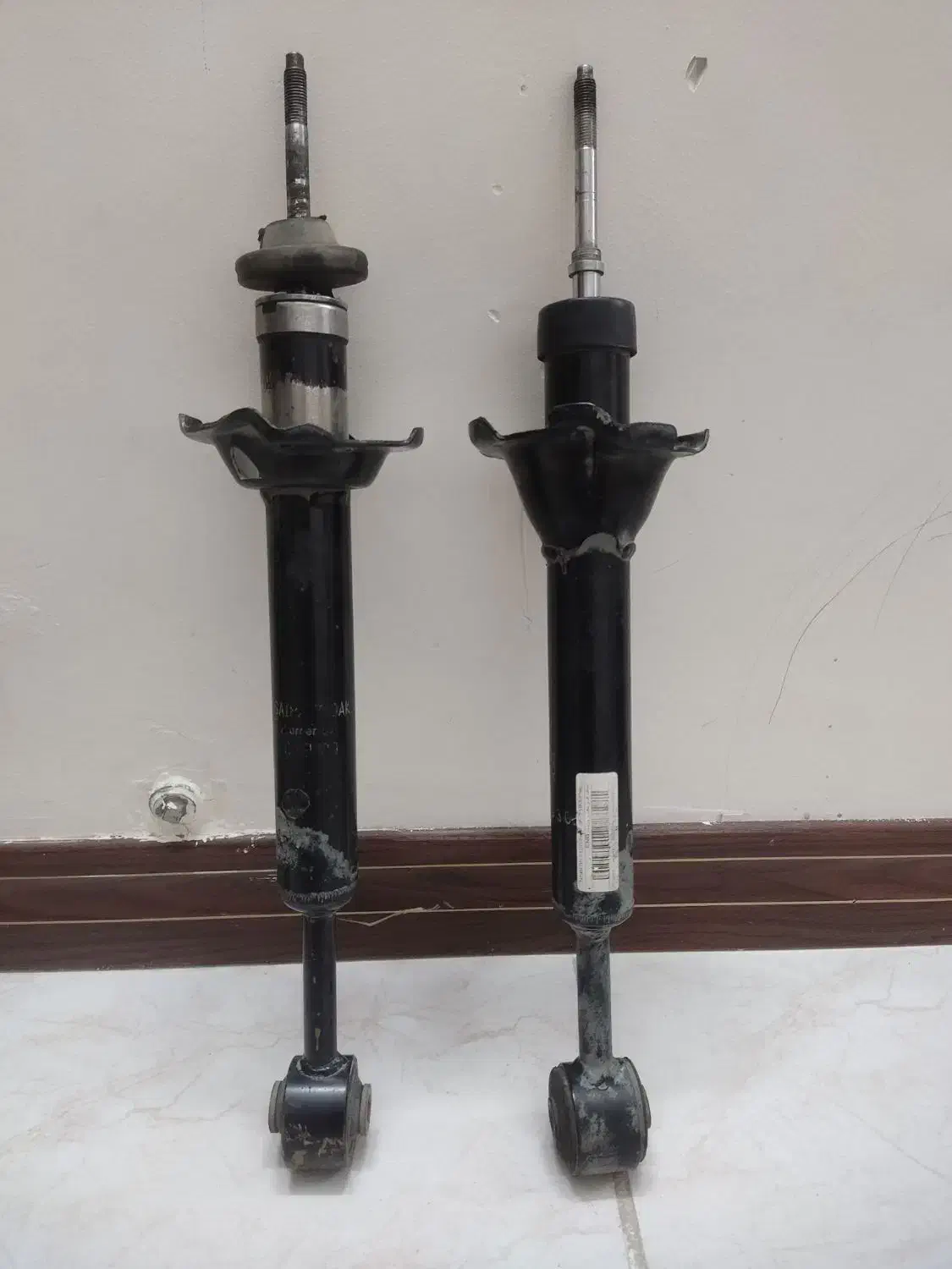 کمک فنر و چراغ جلو|قطعات یدکی و لوازم جانبی|فولادشهر, مسکن مهر فولادشهر|دیوار