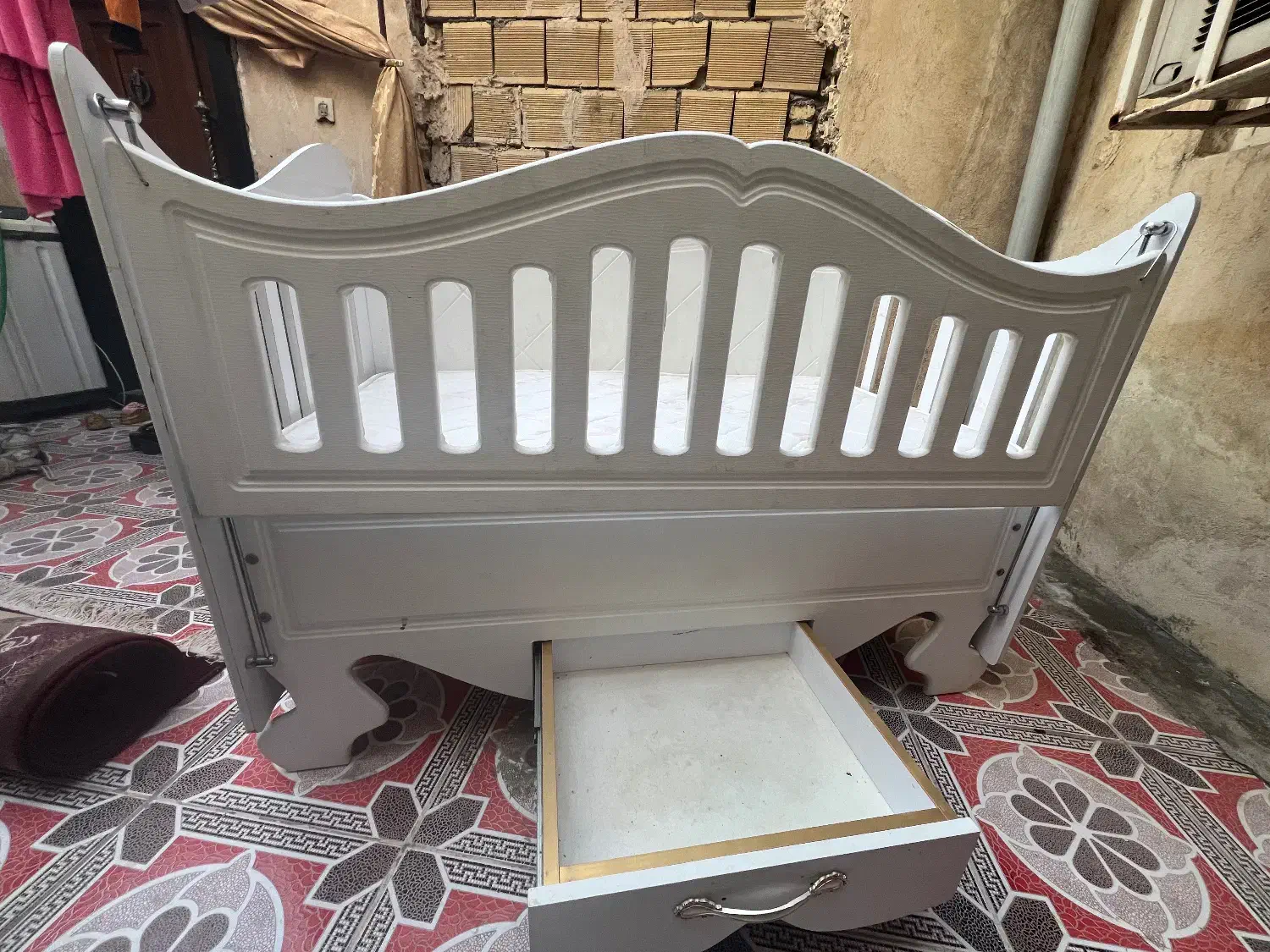 تخت کودک با تشک در حد نو|تخت و سرویس خواب|بندر ماهشهر, |دیوار