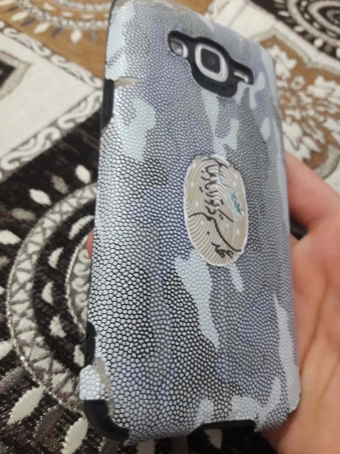 گوشی j5|موبایل|قم, چهل درخت‎|دیوار