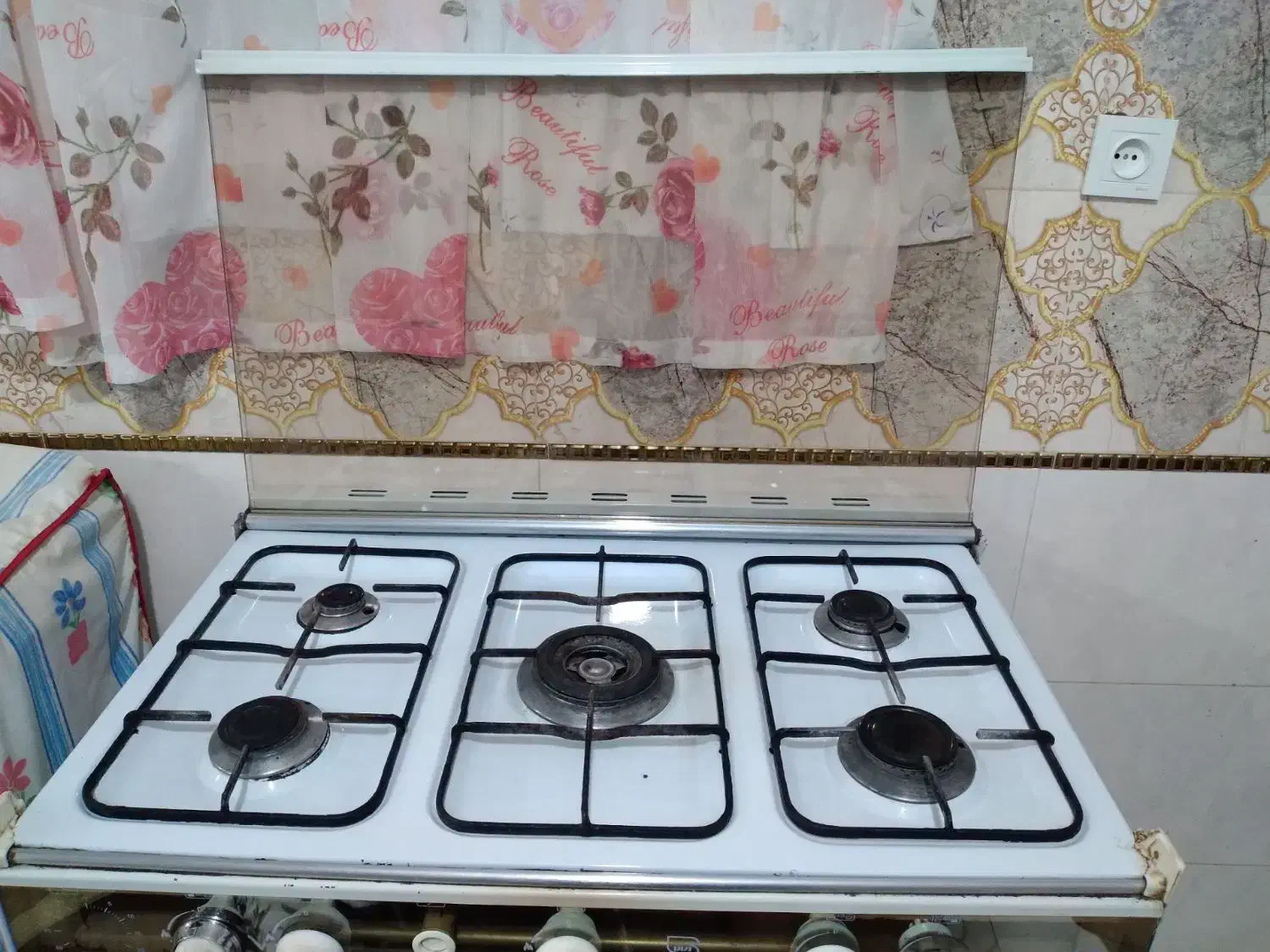 گاز و میز تلویزیون|اجاق گاز و لوازم برقی پخت‌وپز|بوژگان, |دیوار