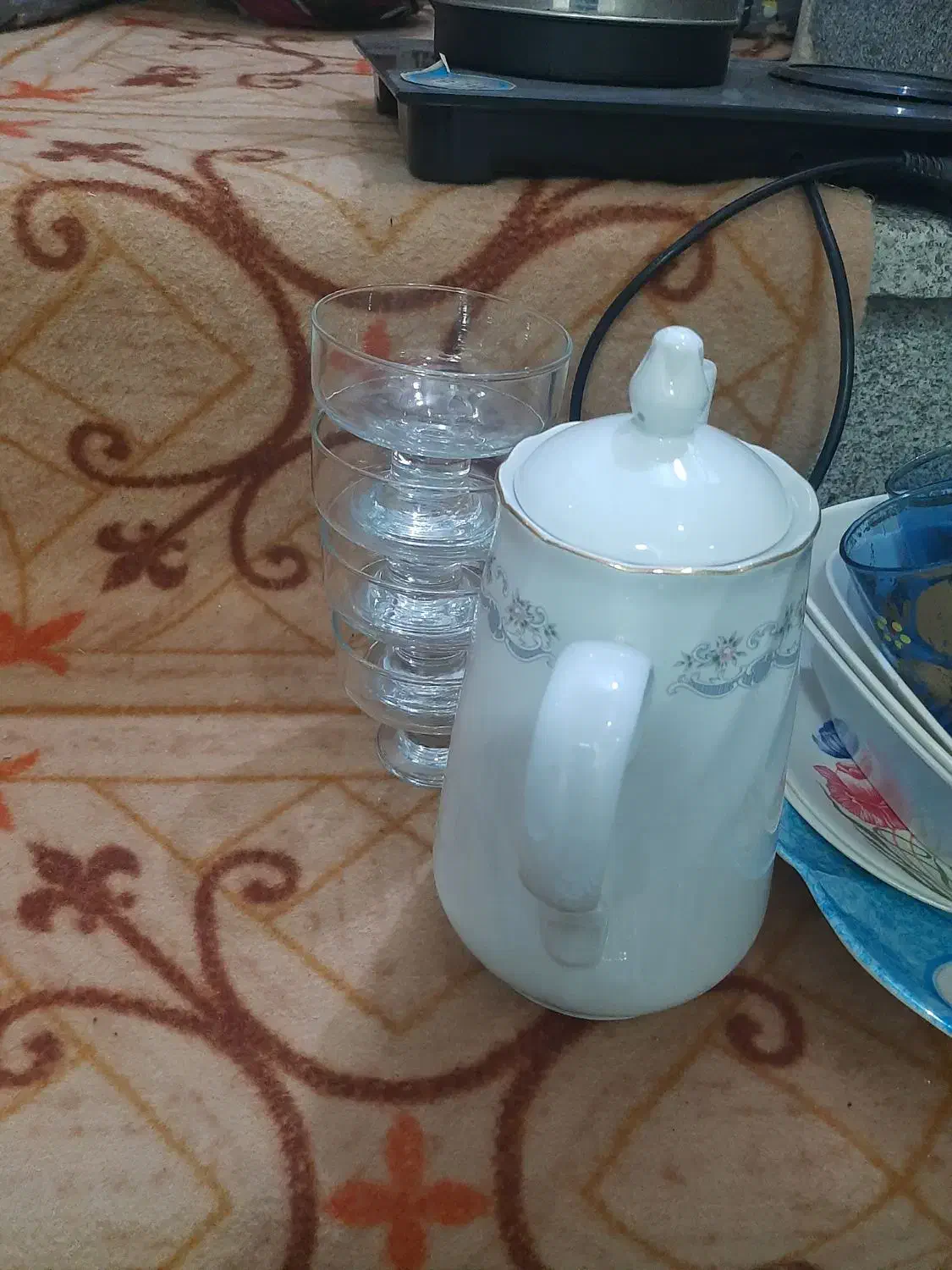 ظروف وخرده ریز آشپزخانه|رختخواب، بالش، پتو|قم, علی آباد سعدگان|دیوار