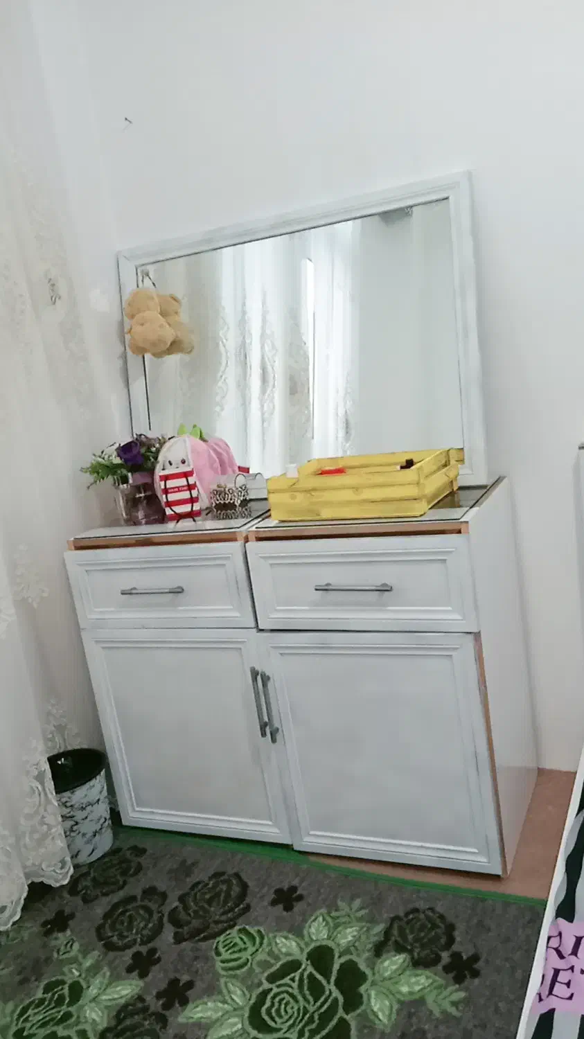 میز آرایش|میز و صندلی غذاخوری|سلماس, |دیوار