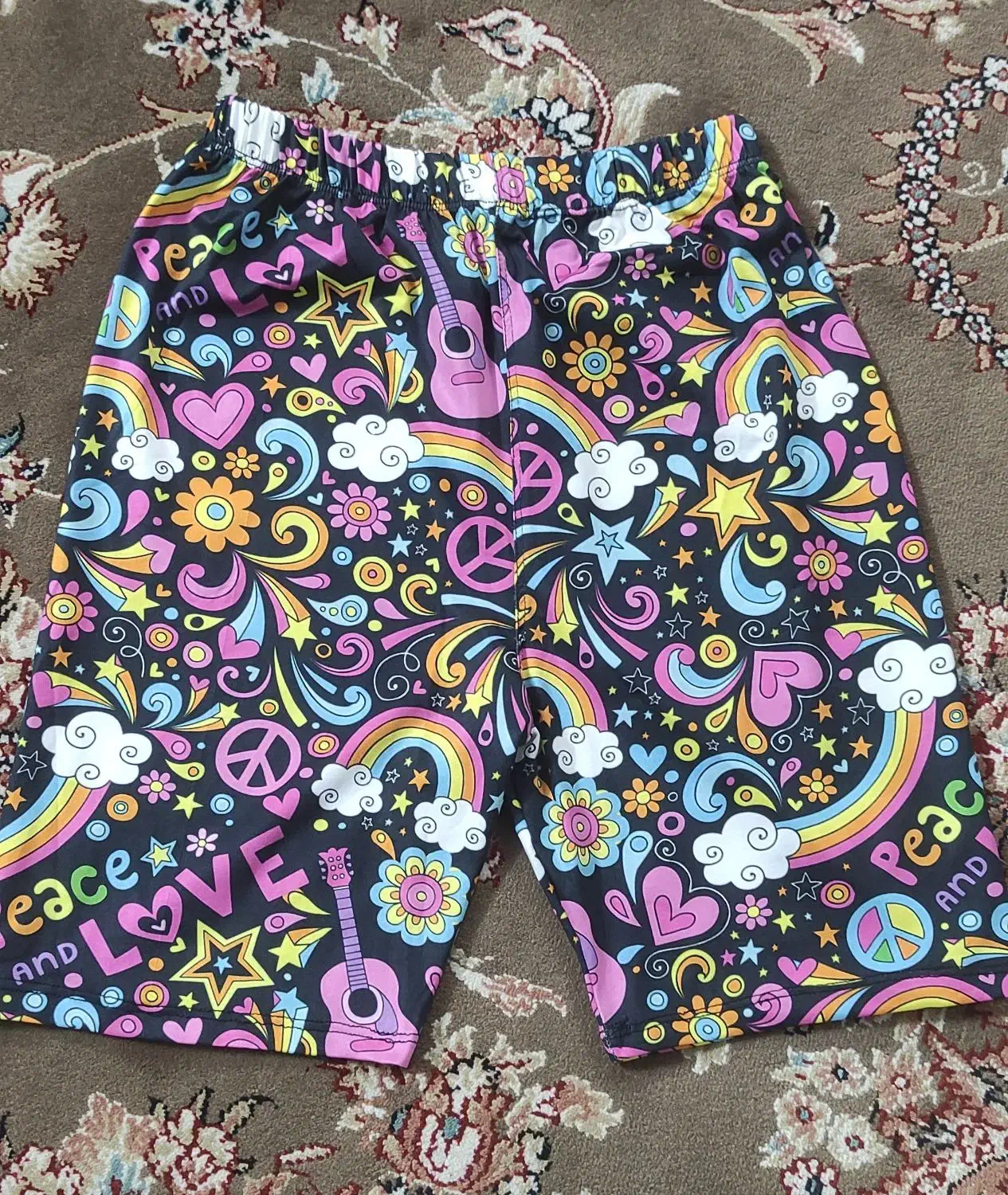 ست کراپ شورتک|لباس|کاشان, کارگر|دیوار