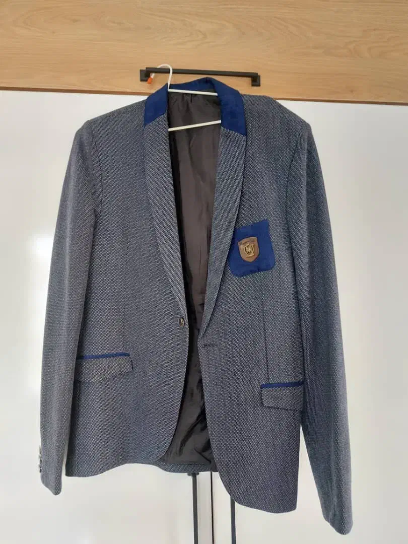 کت شلوار و پیراهن|لباس|رشت, گلسار|دیوار