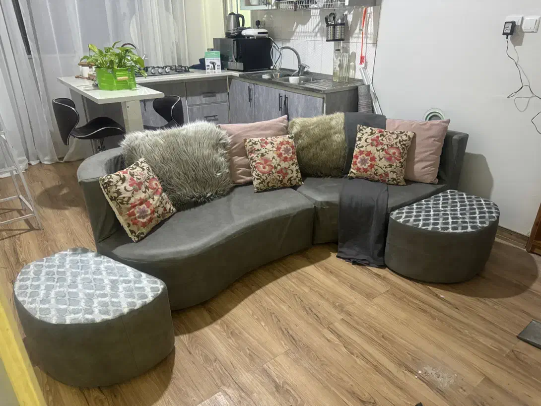 مبل راحتی تمیز و روکش نو|مبلمان خانگی و میز عسلی|شیراز, شاهجیان|دیوار