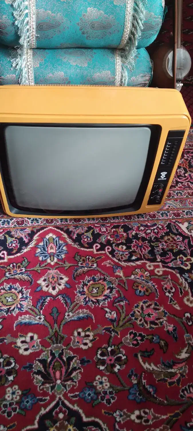 تلویزیون قدیمی|تلویزیون و پروژکتور|ملایر, |دیوار