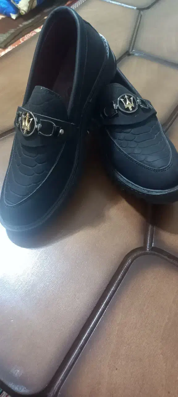 کفش مجلسی|کیف، کفش، کمربند|رباطکریم, مسکن مهر آبشناسان|دیوار