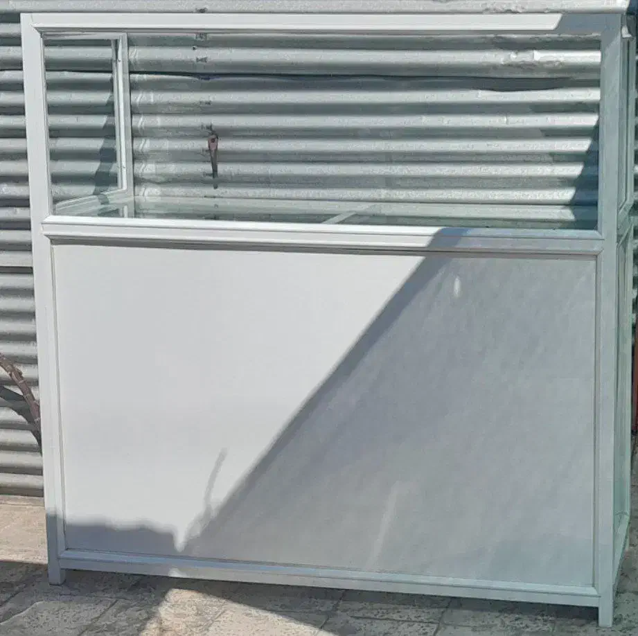 ویترین آلومینیوم در حد صفر|بوفه، ویترین، کنسول|آبدانان, |دیوار