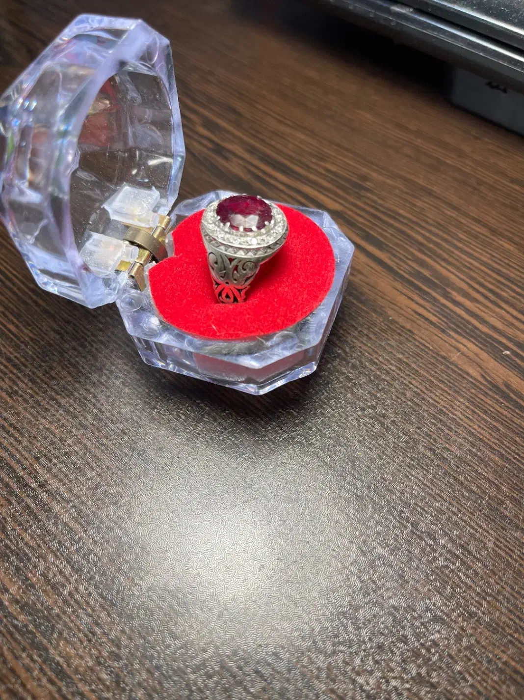 یاقوت سرخ سونچیا|جواهرات|کرمان, |دیوار