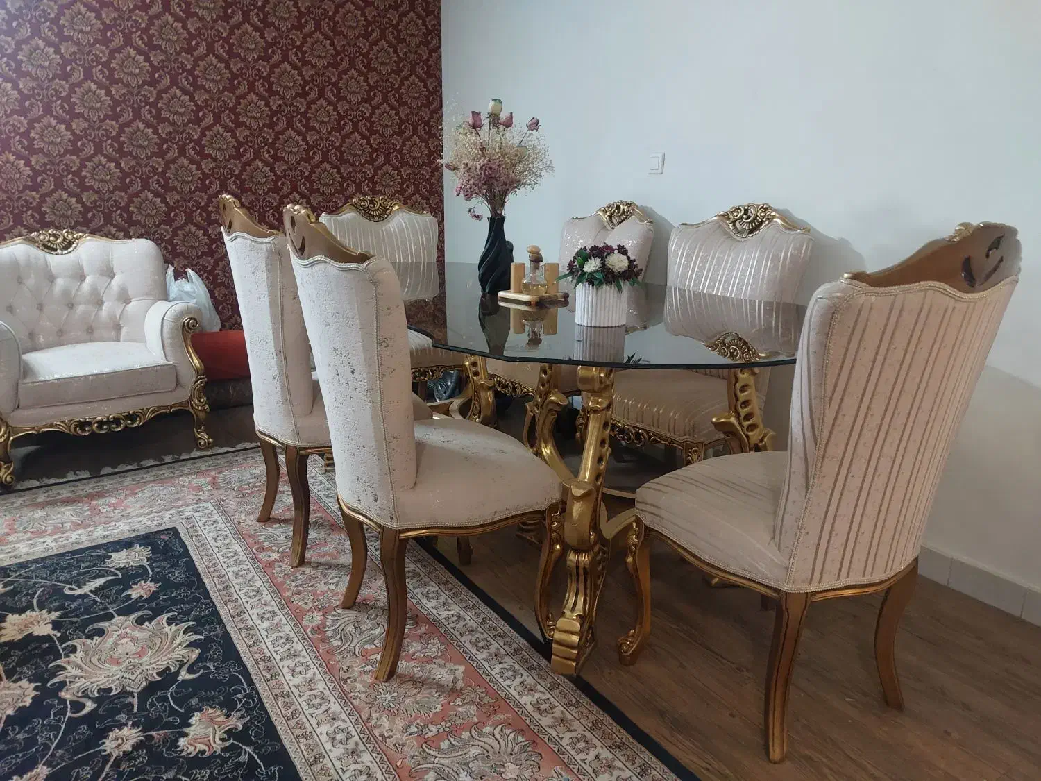 مبلمان سلطنتی ۹ نفره کاملا نو و میز وصندلی ۶ نو|مبلمان خانگی و میز عسلی|مشهد, نیروی هوایی|دیوار