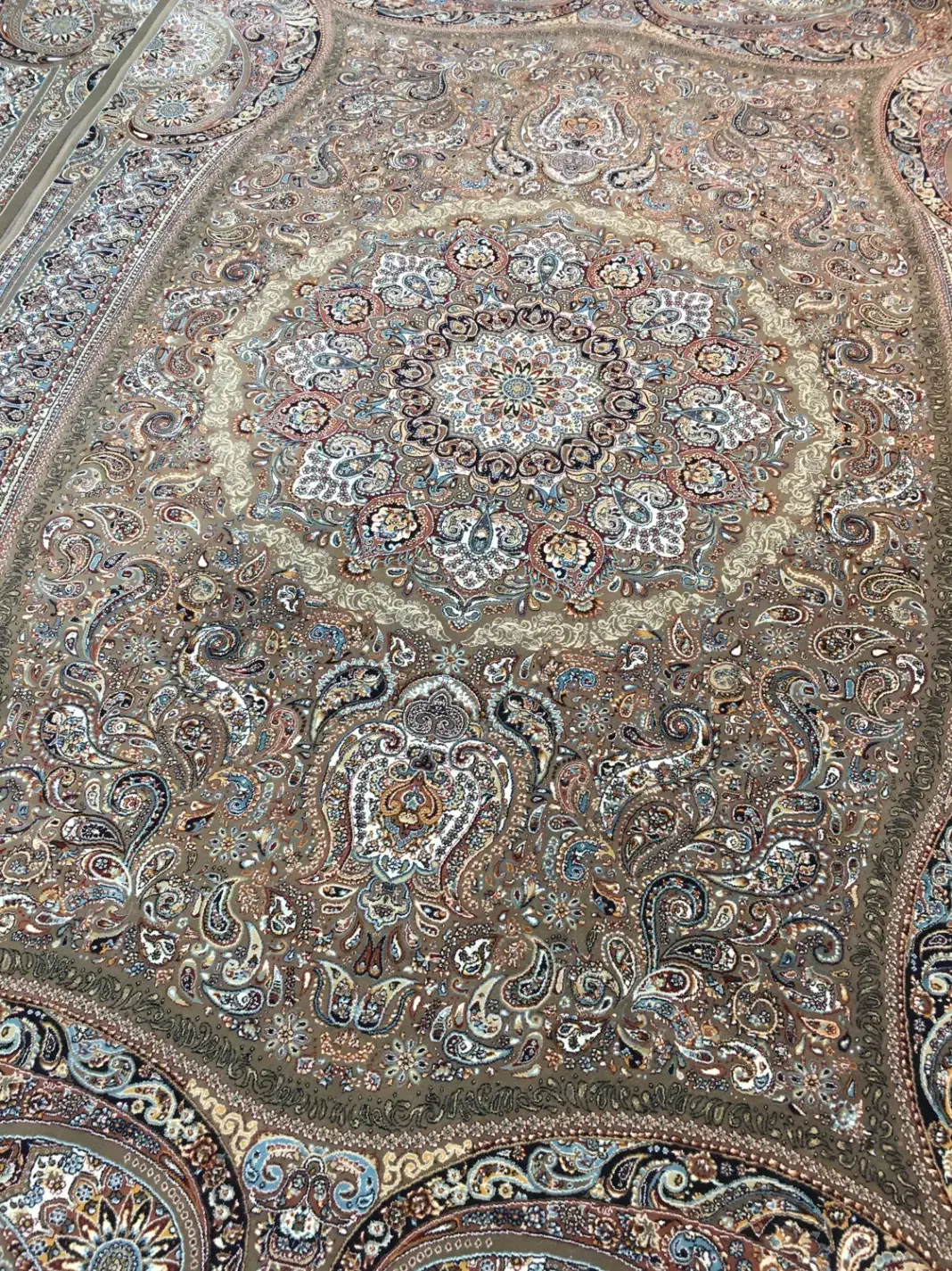 فرش۹متری و۶متری۷۰۰شانه جفته هم|فرش|کرج, باغستان|دیوار