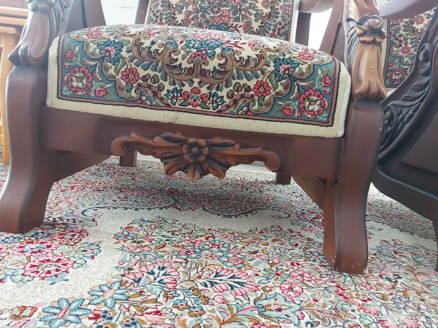 مبل قالی|مبلمان خانگی و میز عسلی|سیرجان, |دیوار