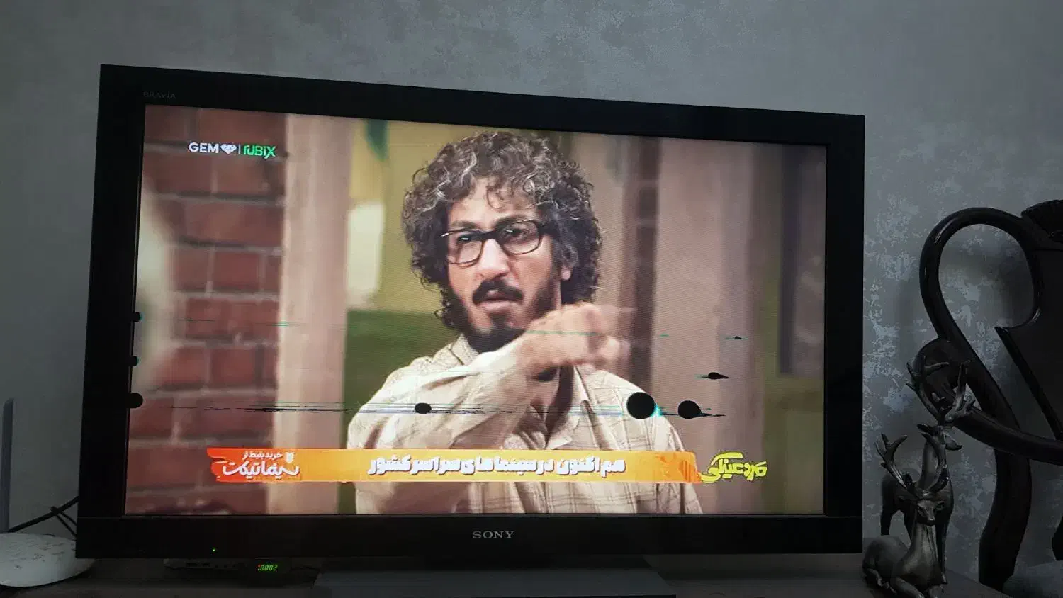 تعدادی وسیله|تلویزیون و پروژکتور|همدان, |دیوار