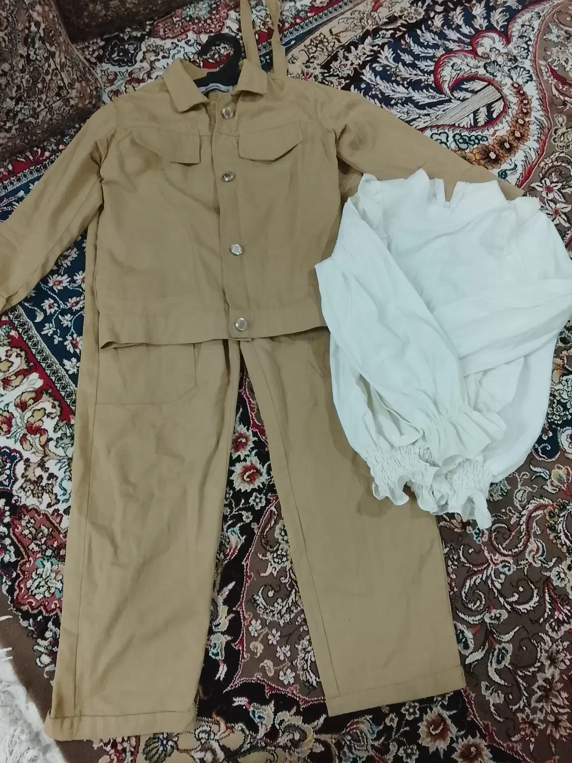 سرهمی|کفش و لباس بچه|کرج, برغان|دیوار