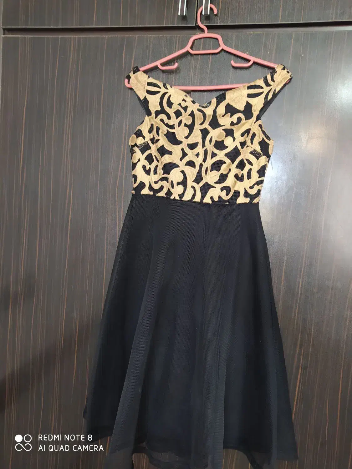 لباس مجلسی|لباس|فردوس (خراسان), |دیوار